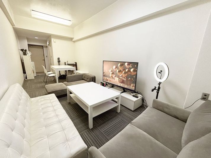 【ルームルーム高田馬場C駅2分】白基調の✨ばえる部屋✨駅近 - レンタルスペース高田馬場ルームルームC