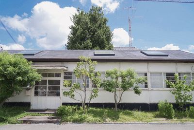 昭和初期の洋裁学校をリノベーションしたハウススタジオ。北摂の閑静な住宅街に位置し、急行電車が停車する阪急池田駅からも近く大変好アクセスな場所にあります。 - Anspiration 【アンスピラシオン】北欧の別荘のようなハウススタジオの外観の写真