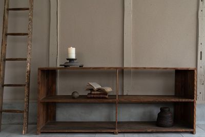 落ち着いたベージュの壁は、クラシカルな雰囲気を演出 - アンスピラシオン (Anspiration)  光に包まれた北欧の家の設備の写真