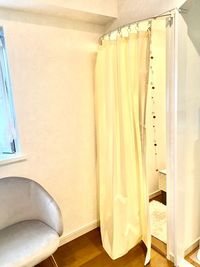 【更衣室】 - アップルマインド レンタルサロン(フェイシャル/ネイル/まつ毛/アロマに最適)の室内の写真