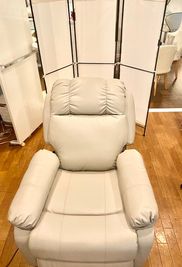 【リクライニングシート】 - アップルマインド レンタルサロン(フェイシャル/ネイル/まつ毛/アロマに最適)の室内の写真