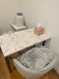 【ネイル机】 - アップルマインド レンタルサロン(フェイシャル/ネイル/まつ毛/アロマに最適)の室内の写真