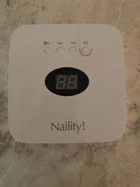 【ネイル用ライト】LＥＤ/ＵＶハイブリッドタイプ。５４ｗのハイパワー。3つのタイマーモード（30秒/60秒/99秒)充電式 - アップルマインド レンタルサロン(フェイシャル/ネイル/まつ毛/アロマに最適)の設備の写真