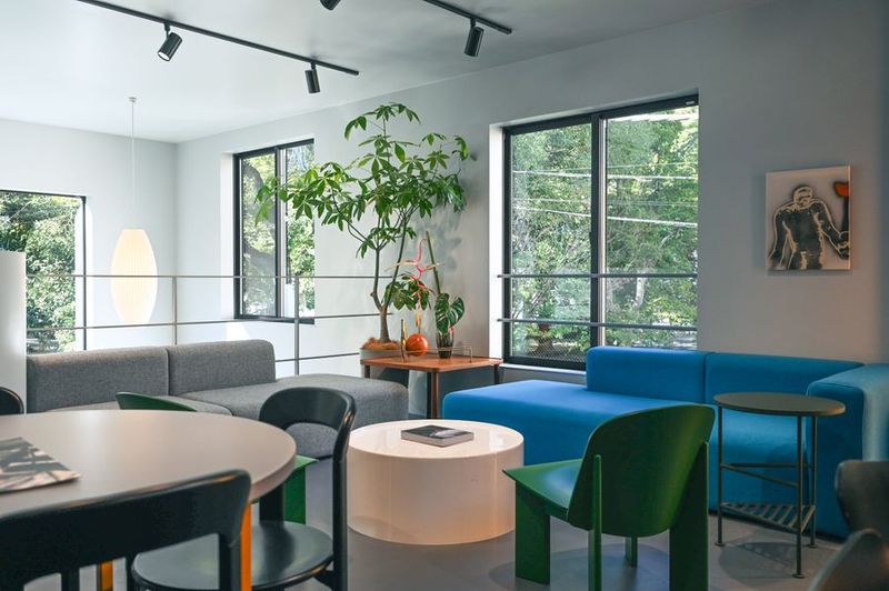 こだわりインテリアとバーカウンターを備えたイベントスペース - MIDORI.so AOYAMA