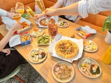 アルコール飲食OKのスペースです♪
冷蔵庫、電子レンジもありますのでご利用ください。 - Meetig Space LUX秋葉原 New！秋葉原3分♪アルコール飲食OKの懇親会もできる会議室♪の室内の写真