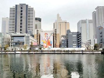 運河の向こうから裏側 - 東横INN品川港南口天王洲アイル エコノミーダブルのその他の写真