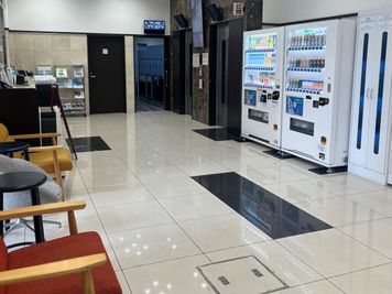 ロビー - 東横INN品川港南口天王洲アイル エコノミーダブルの室内の写真