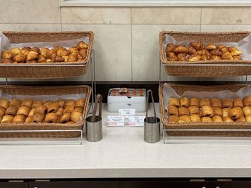 焼き立てパン - 東横INN品川港南口天王洲アイル エコノミーダブルの室内の写真