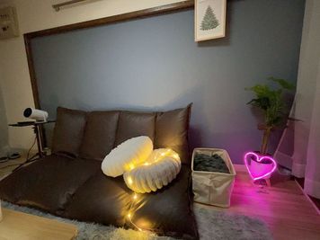 秘密基地三角ハウス 【三角ハウス】Wi-Fi🛜プロジェクター完備おうちスペースの室内の写真