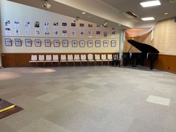 １階のホール、月１のクラシックコンサート、優雅な雰囲気 - リボン　イグレシア（マエストロ) レンタルスペース,子供、ママ会、家族会、ダンス発表会等にの室内の写真