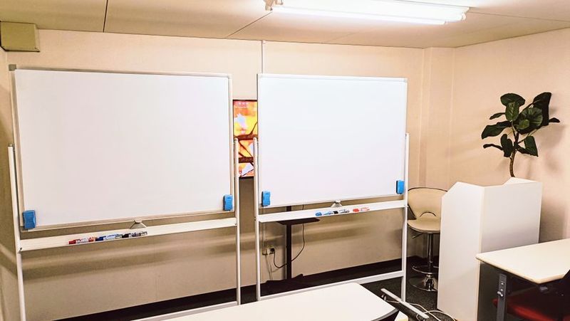 【最大11名22㎡】11人貸会議室6階603号室 - 淀屋橋セミナーセンター