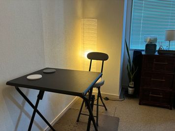 2人掛けのテーブル＆チェアー★ - Cura salon (クーレサロン)の室内の写真