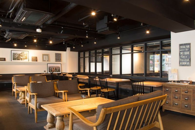 BasisPoint 新橋銀座口店 新橋銀座エリア4名向けソファ席の室内の写真