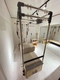 室内全体 - Pilates Studio Lui 二子新地・二子玉川店 【レビュー投稿プラン】 キャフォーマー・チェア・バレル完備の設備の写真