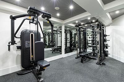 完全個室ジム。御堂筋本町駅徒歩1分 - AeeS　Gym（エースジム）本町店