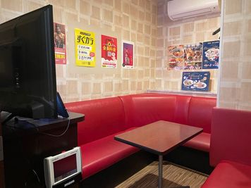 ジャンカラお初天神店 カラオケルーム（多目的レンタルスペース）3の室内の写真