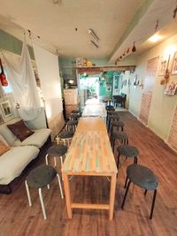 会食など食事用のテーブルが必要な場合のレイアウト例 - タロカリ タロカリ　カフェ丸ごとレンタルの室内の写真