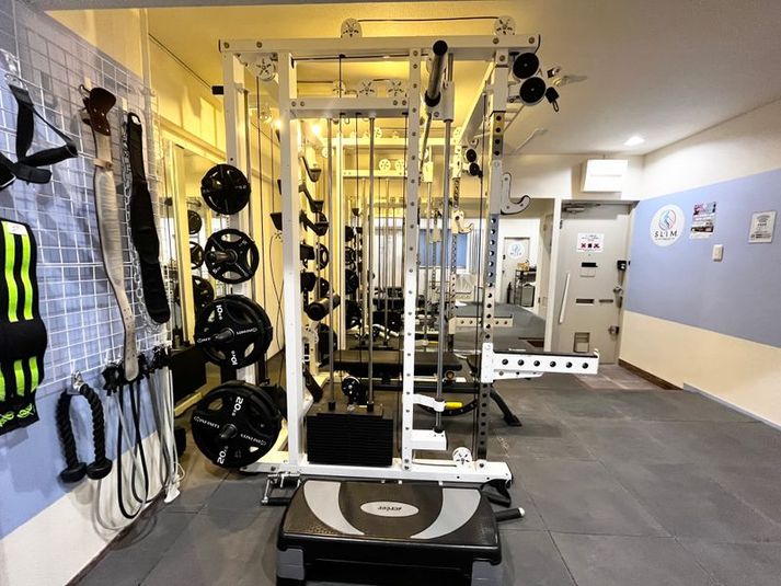 SLIM FITNESS 御茶ノ水店 - 【御茶ノ水駅徒歩5分】完全個室レンタルジム　ドドマンチョスGYM