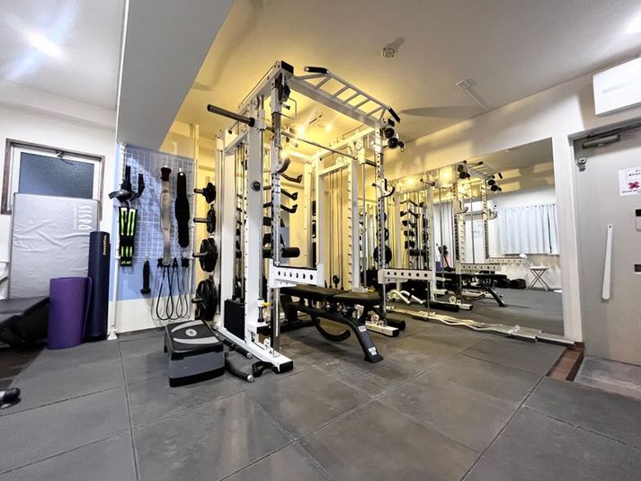 SLIM FITNESS 御茶ノ水店 - 【御茶ノ水駅徒歩5分】完全個室レンタルジム　ドドマンチョスGYM