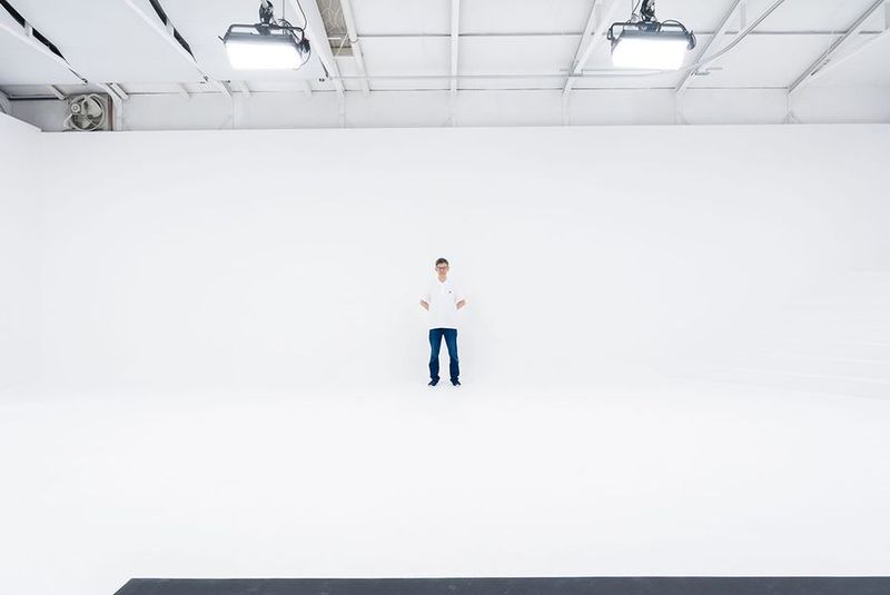 白ホリ撮影スタジオのコピー - スタジオクォーツ