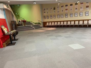 １階ホールと階段 - リボン　イグレシア（マエストロ) レンタルスペース,子供、ママ会、家族会、ダンス発表会等にの室内の写真