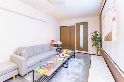 清潔感のあるお部屋を意識しております✨
ご不明な点はお問合せください☎ - WellnessJR難波駅前1号_21の室内の写真