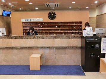 フロントカウンター - 東横INN秋田駅東口 シングルの設備の写真