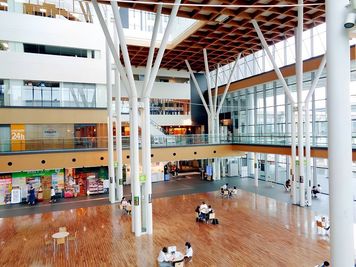 アルヴェ館内 - 東横INN秋田駅東口 シングルの入口の写真
