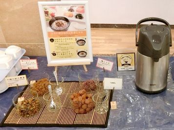 秋田のご当地東北醤油のかくし味のだし - 東横INN秋田駅東口 シングルの設備の写真