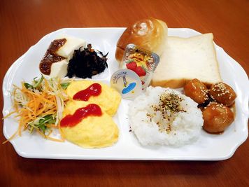 朝食無料サービス - 東横INN秋田駅東口 シングルの設備の写真
