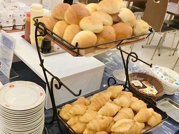 パンも美味しい - 東横INN秋田駅東口 シングルの設備の写真