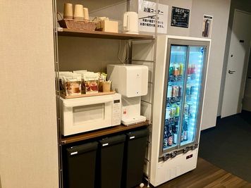 電子レンジ、ケトルなどご利用できます。 - 【ReBeCo】現役サロン運営｜静かで落ち着いた施術環境 レンタルサロン（施術用ベッド・タイ古式マット）の設備の写真