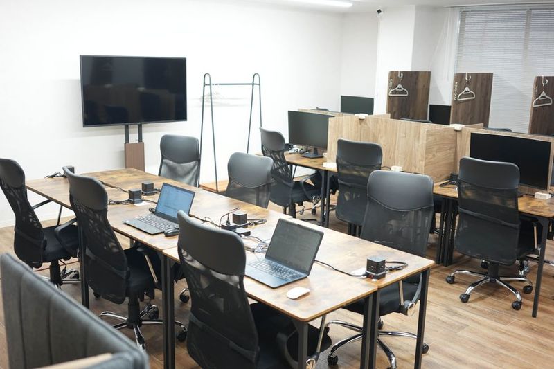 コワーキングスペース・自習室「クレガ本町」 - コワーキングスペース・自習室「クレガ本町」