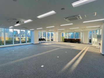 【JR浜松町駅5分】190㎡ WiFi 備品無料！ - SNビル　貸し会議室