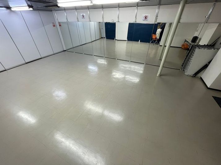 多目的スペース(会議室、セミナールーム) - THビル2階Eルーム