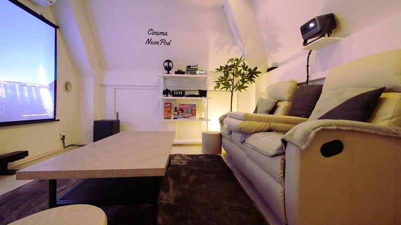 小川町駅・淡路町駅・新御茶ノ水駅すぐのプライベートシアタールーム - Cinema Neon Pod / シネマネオンポッド秋葉原
