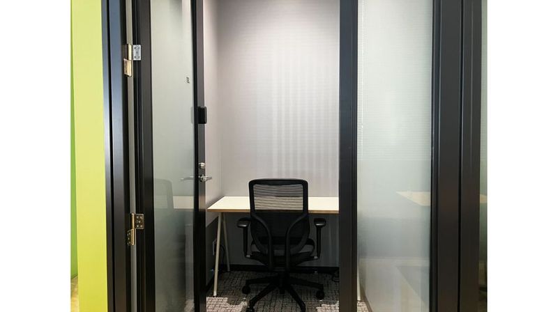 貸し会議室【Room13 - 1人部屋】 - chilink WORKSITE MINATOMIRAI