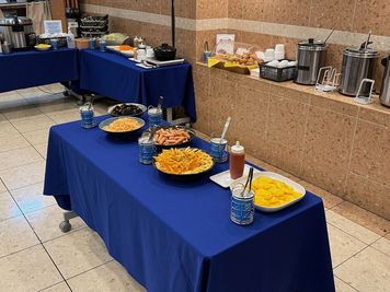 朝食会場 - 東横INN京都四条大宮 シングルの設備の写真