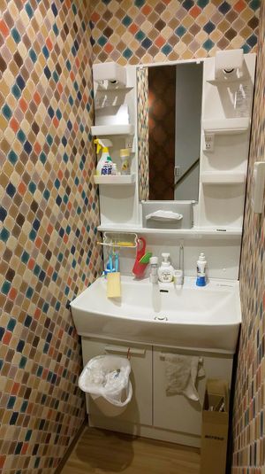 狭いけど多用途の部屋(3階建ての2階 1室のみ) - レンタルミニスペース フクリズム