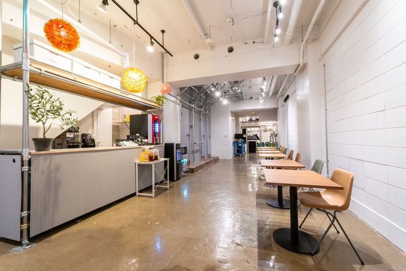 1/3rd Life（ワンサードライフ） - Plus One秋葉原