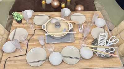 6人分用の土鍋とIHコンロ🍲（有料オプション） - グッドワン心斎橋 グッドワン心斎橋なごみルーム　未成年🆗防カメラ🈚️出入り🆓の設備の写真