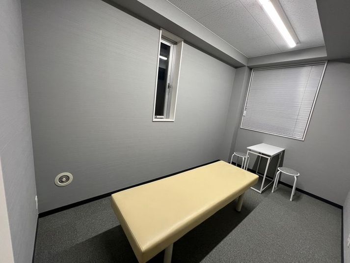 【ハニーコムコム稲毛】 ハニーコムコム稲毛 サロンCの室内の写真