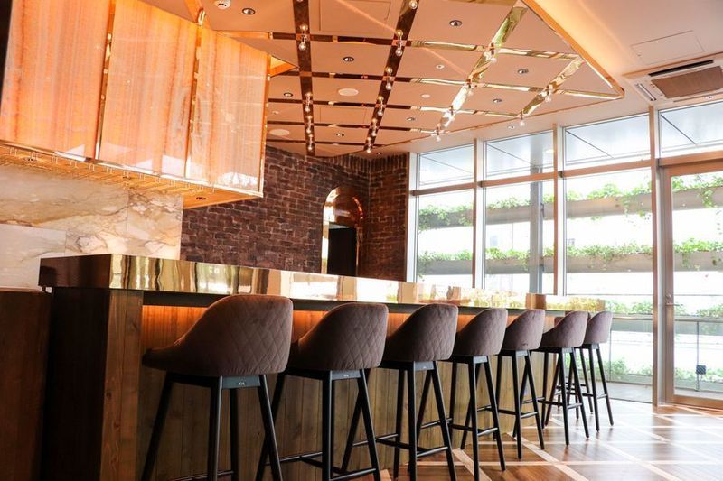 【飲み放題付き】VIP／カラオケルーム - BasisPoint Lounge