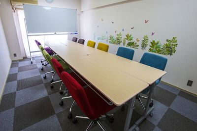 スマイルスペース天神 貸し会議室の室内の写真