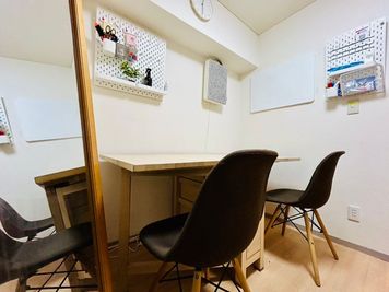 JK Room 新宿永谷タウンプラザ２０６ 【JK Room 新宿永谷タウンプラザ】遊べる貸し会議室の室内の写真