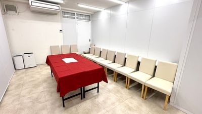 懇親会形式（15名） - レンタルスペース目黒の室内の写真