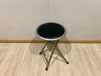 椅子（背もたれ無し）4脚 - PSQ studioの設備の写真