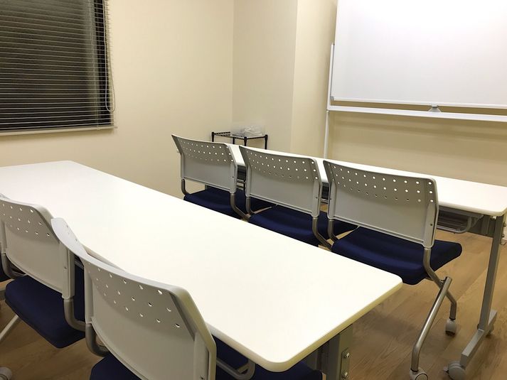 うめきた会議室232（6名着席） - 共栄実業(株)　エイトビル