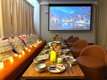 【THEATER飯田橋】 駅近シアタールーム｜アクセス楽々｜くつろぎパーティー [58]の室内の写真