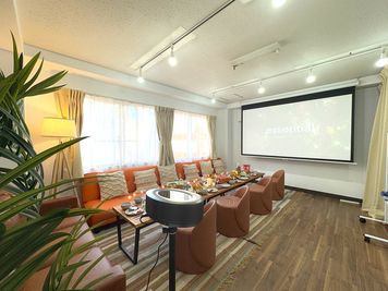 【THEATER飯田橋】 駅近シアタールーム｜アクセス楽々｜くつろぎパーティー [58]の室内の写真